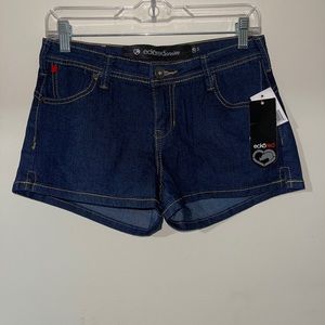 *UNWORN* Denim shorts.